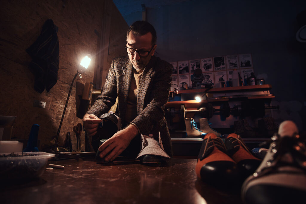 The Return of the Classic Espionage Hero in Modern Literature